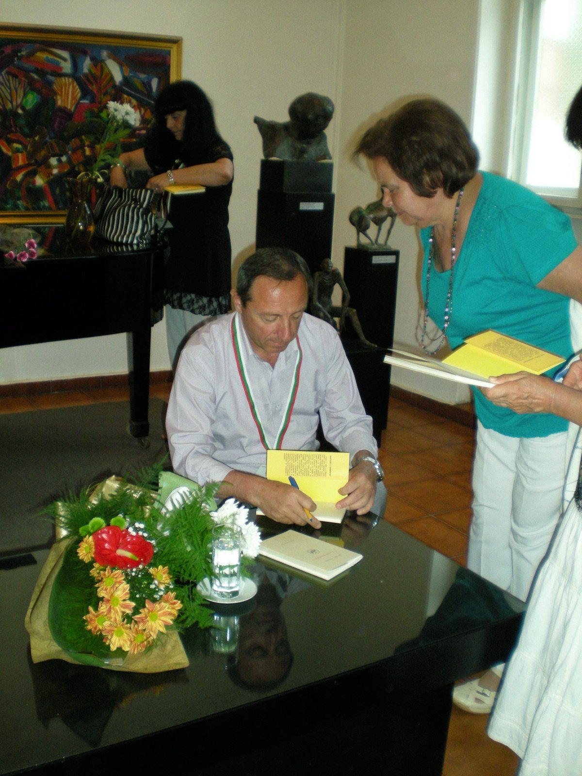 Readers with the Bulgarian edition